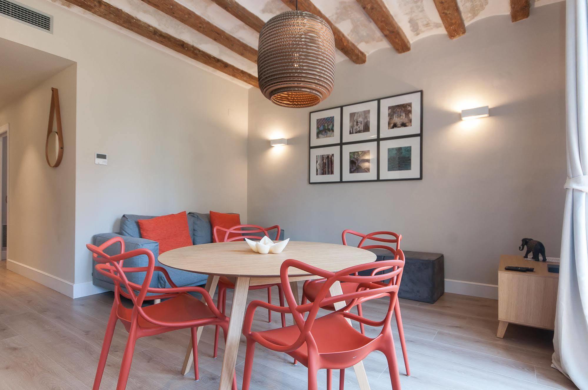 Weflating Suites Sant Antoni Market Barcelona Exterior photo